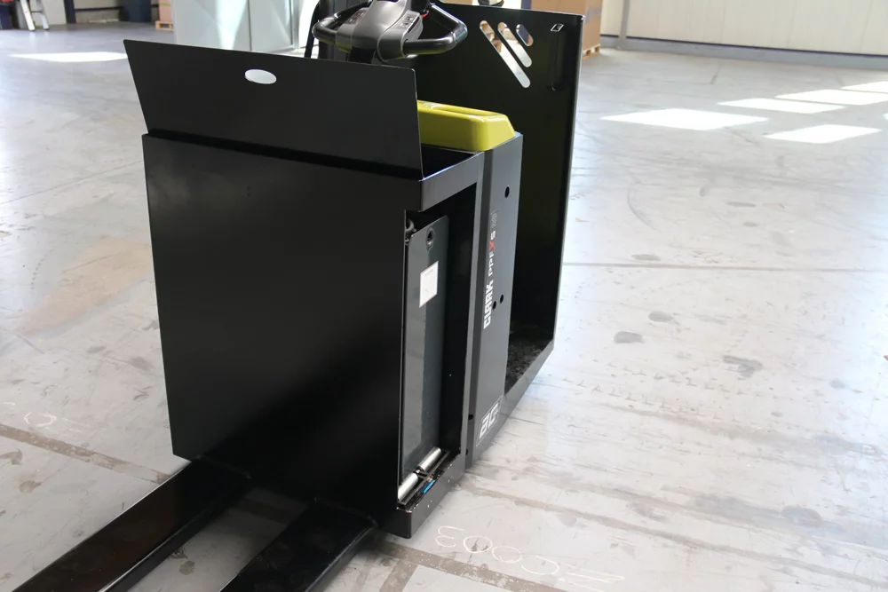 CHANGEMENT DE BATTERIE LATéRAL | G3M Transpalettes électriques PPFXS20 Saint-Max 5